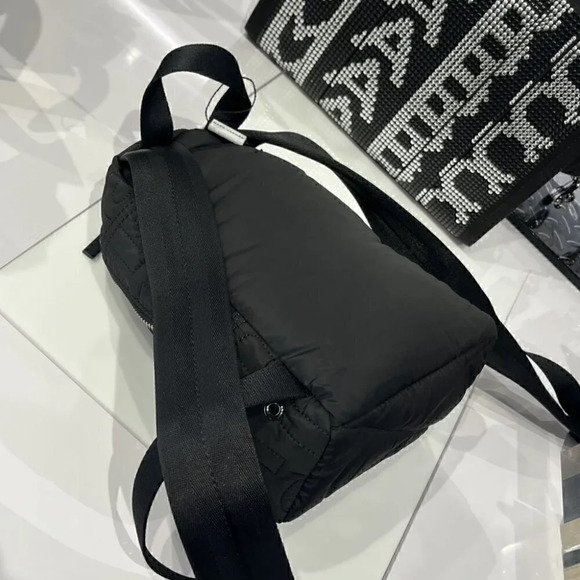 Marc Jacobs Unisex Nylon Backpacks 4S4HBP002H02 BLACK - Picture 4 of 8